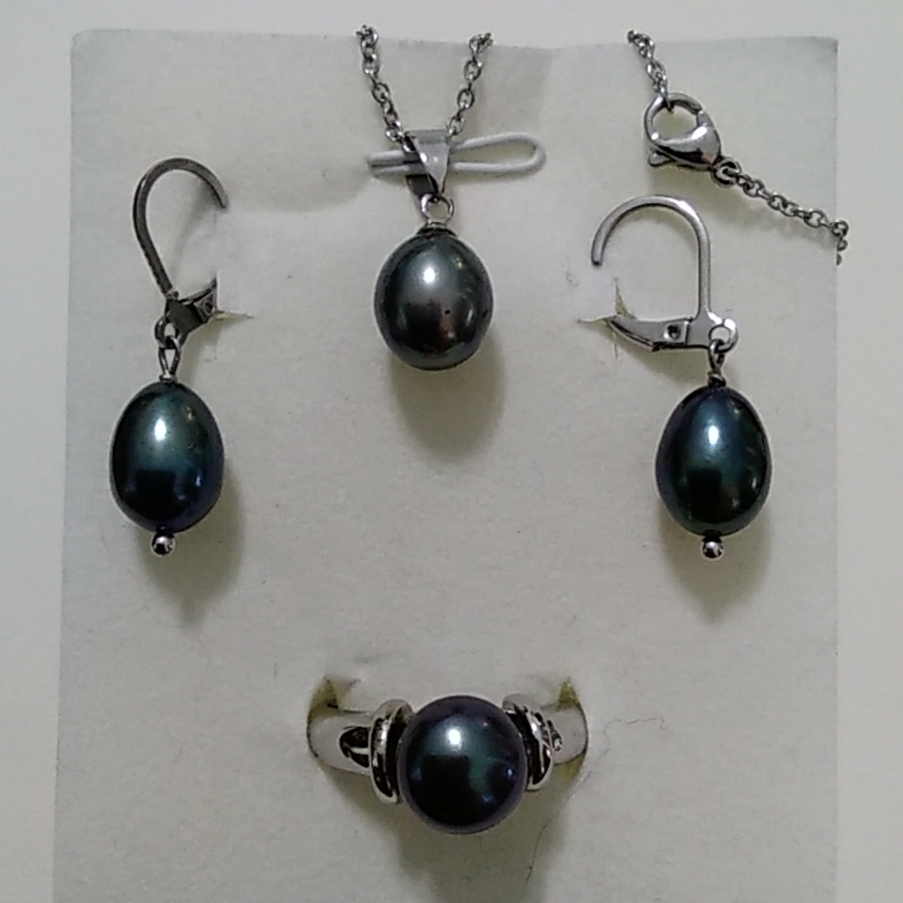 Pearl Jewelry Ensemble